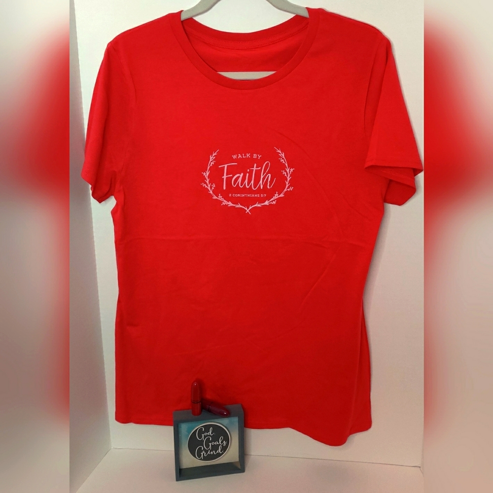 Ladies' Tagless Tee & Free Gift
